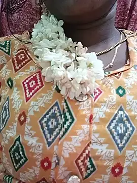 Tamil_Kaviyazhini  live sex cam