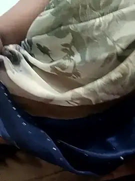 Tamil_Kaviyazhini  live sex cam