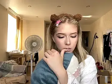 Fuzzyspark  live sex cam