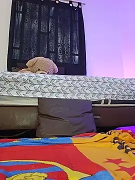 Antonella2_m  live sex cam