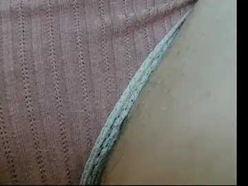 KiraGoldens  live sex cam