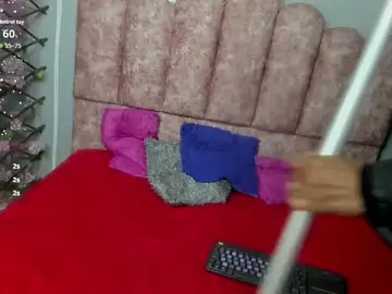 Morenaa_hott  live sex cam