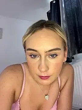 ScarletJ_  live sex cam