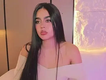 Elara_bloom_  live sex cam