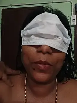 Tamilponnusilk  live sex cam