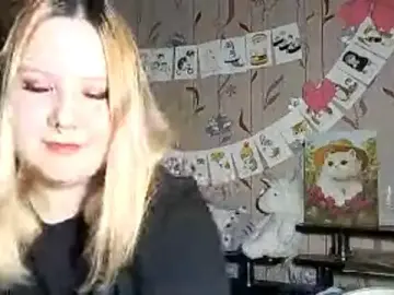 HoneyBunny_Kiss  live sex cam