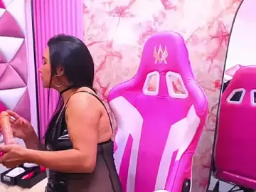 IvyViolet69  live sex cam