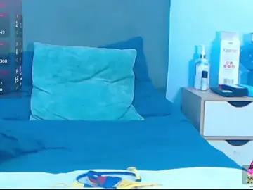 RoseJenner  live sex cam