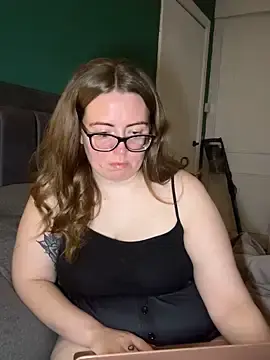 CurvyBx  live sex cam