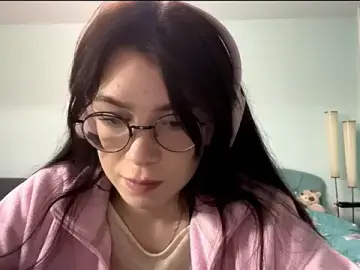 EdelinBegsher  live sex cam