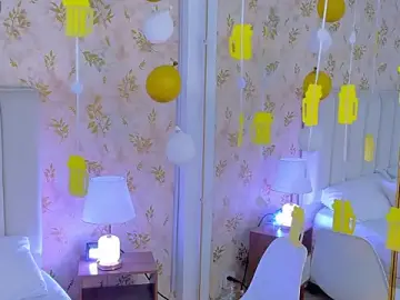 Riley_Fox  live sex cam