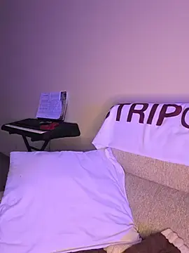 SpicyVicky  live sex cam