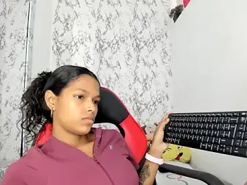 SuriFoster  live sex cam
