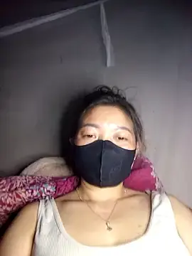 Bling-pusy  live sex cam