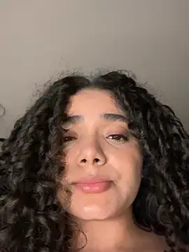 Curlyierr  live sex cam