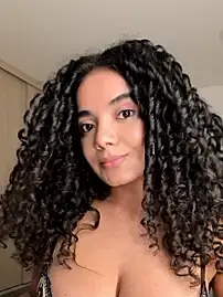 Curlyierr  live sex cam