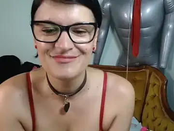 Evamilfhungary  live sex cam