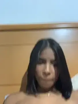 Marlowe086  live sex cam