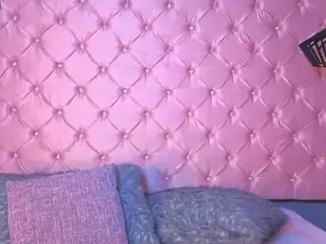 Sara-Messy  live sex cam