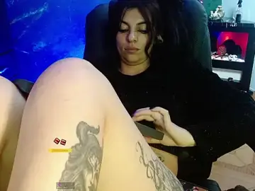 Teufelvero  live sex cam