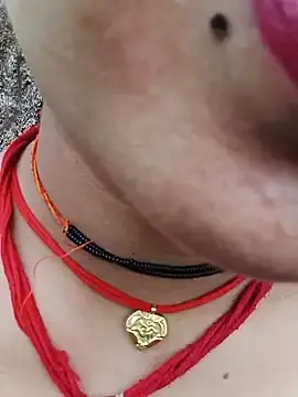Mohni_bhabiji  live sex cam