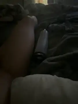 Qweeniebih  live sex cam