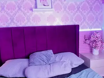 Raven1fox  live sex cam
