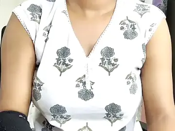 TanishaQ73  live sex cam