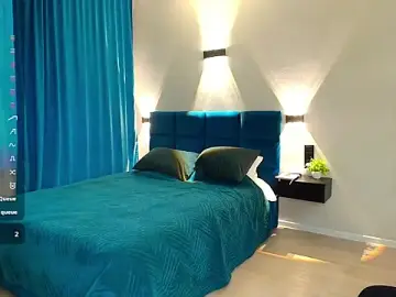 Mad1en  live sex cam