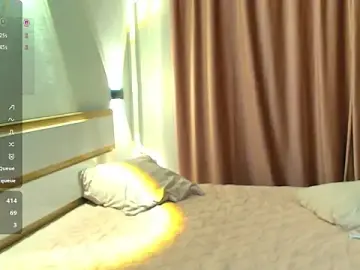 Mad1en  live sex cam