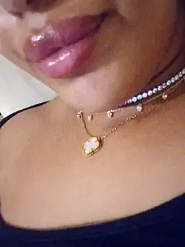 Sexlove1xo  live sex cam