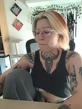 Divine_eve  live sex cam
