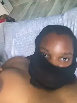 Auntkiki  live sex cam