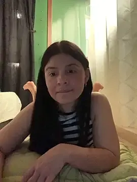 Estefani_32  live sex cam
