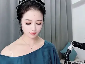 Momo-Wow  live sex cam