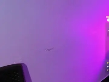 Klhoe_boobs  live sex cam