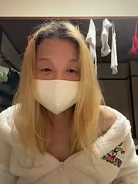 Ku93  live sex cam