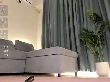 La_kivi  live sex cam