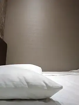 Mamakarma1403  live sex cam