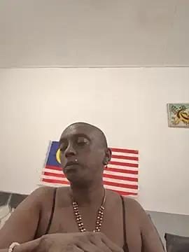 Mamakarma1403  live sex cam