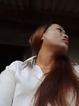 Lan-oanh  live sex cam