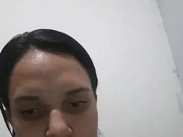 Nylasaint  live sex cam