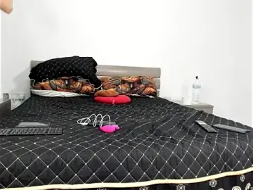 Perlaa777  live sex cam