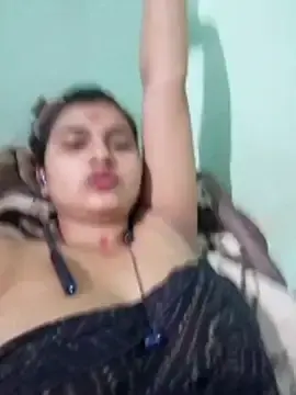 Kiara-Sharma  live sex cam