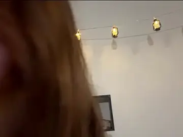 Kissme_Kira  live sex cam