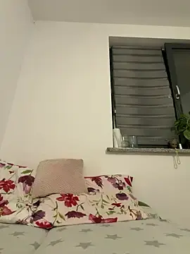 XHotLola  live sex cam