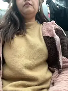 Selene-30  live sex cam