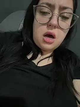 MileyGia  live sex cam