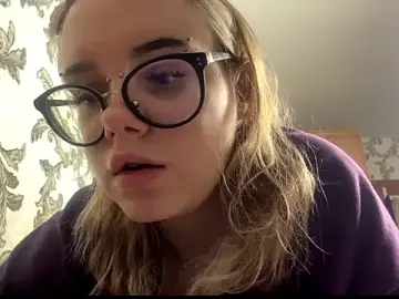 PrettyKamilla  live sex cam