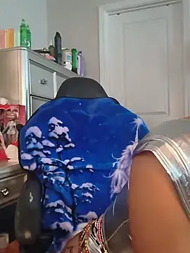 Butterflybootyy  live sex cam